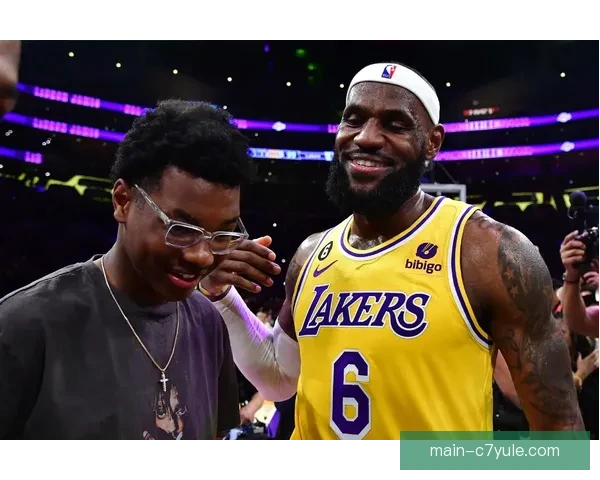 A史密斯称詹皇赛后决定不退役