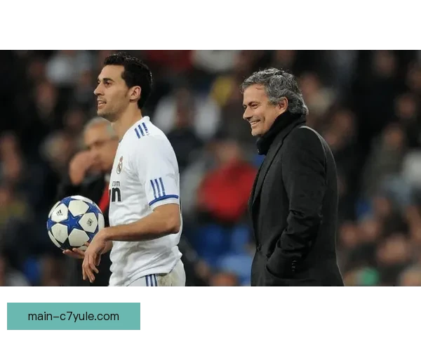 穆帅揭裁判潜规则 皇马三人免黄